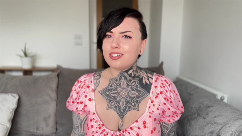 Miss Valentina: Sumpah Memek Gratis