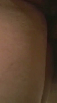 Rizada morena MILF consigue follada duro en el mostrador
