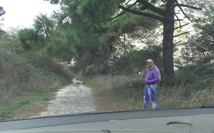 Souzan Halabi: İstanbul'da Türk amatör sokak fahişesi tavlıyor