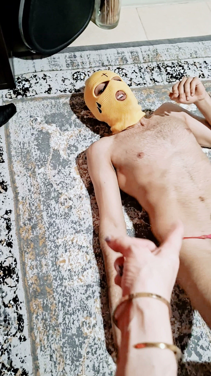 Miss lilith: Neposlušný otrok potrestán CBT a šlapáním