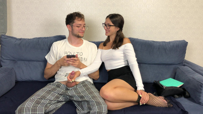 Sugary Kitty: Nevlastní sestra přišla z vysoké školy a požádala nevlastního bratra o...