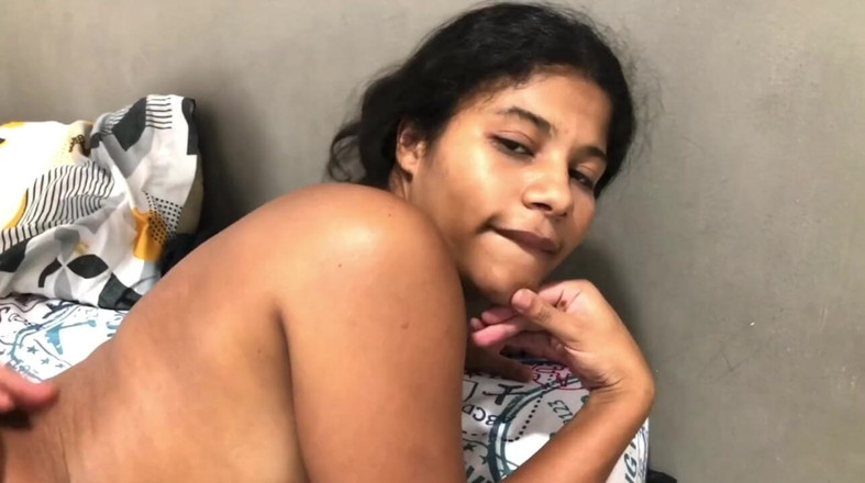 Johanna_love: Мій зведений брат користується тим, що ми одні в моїй кімнаті, щоб жорстко відтрахати мене в мою смачну дупу