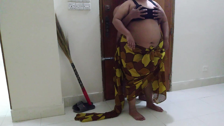 Aria Mia: Hermosa mujer de 45 años la folla todos los días mientras...