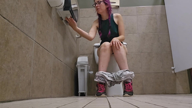 Nerdy_faery: Ты грязная из-за того, как я писаю, писаю Клейтон