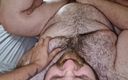 Bear Throuple: Trio di uomini pelosi grassi che si succhino i cazzi...