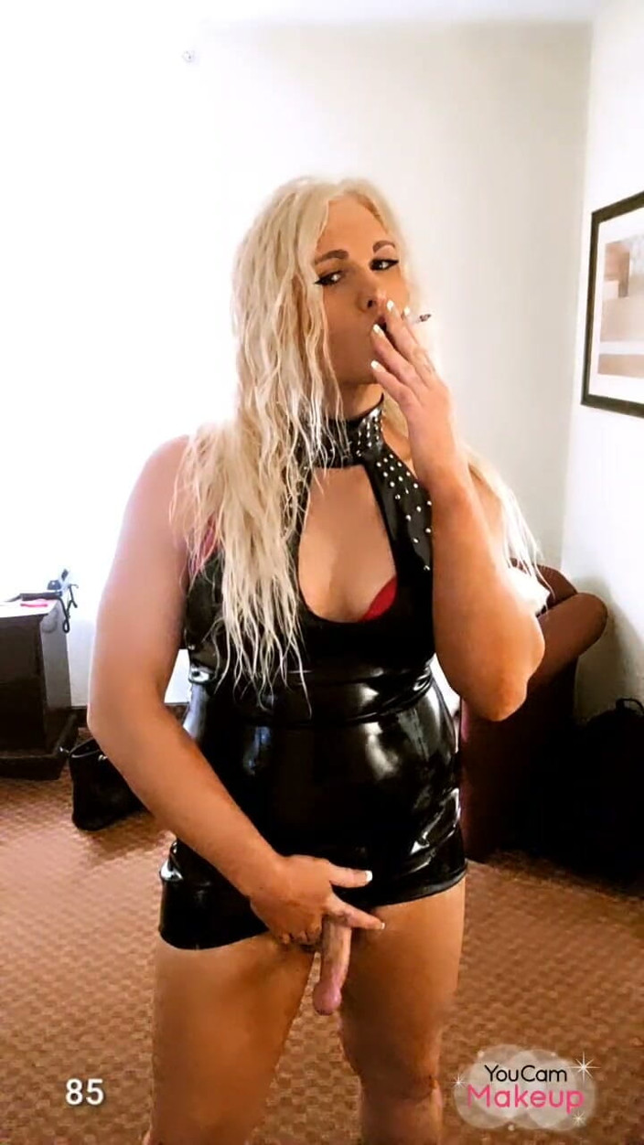 Darkfetish2k: Robe noire en latex, fétiche