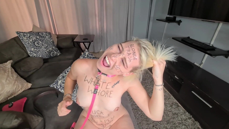 domslutfucker: Blond afval vol lichaam schrijvend, vunzig praten, vernedert zichzelf, slaat,...