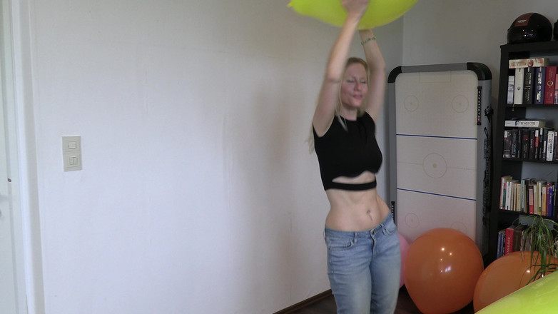 Blondehexe: Якщо їй подобаються великі речі...