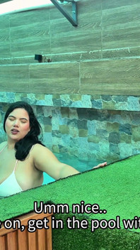 Vecini infideli care fac sex pasional în piscină - Savannah Watson