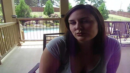 Sexy Amateurz: BBW brunette shows her pretty lips