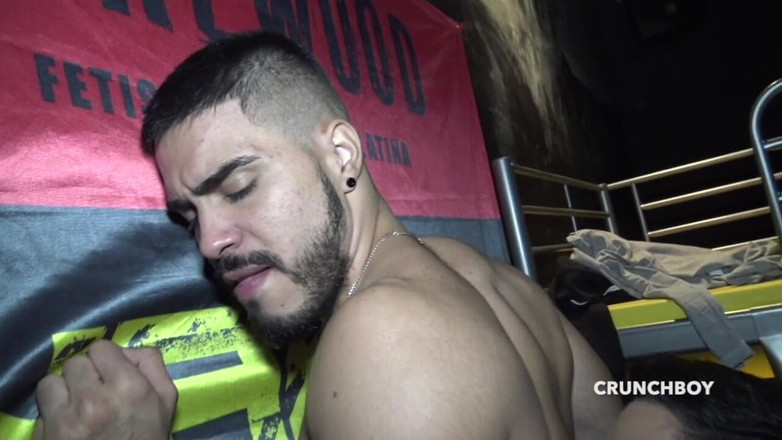 Bareback Made in Spain: Valentino Sisto fodida em pêlo por Noel Santoro
