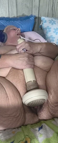 Benzin istasyonunda edepsiz fahişe bölüm 1 bu edepsiz kaltak boşalıyor