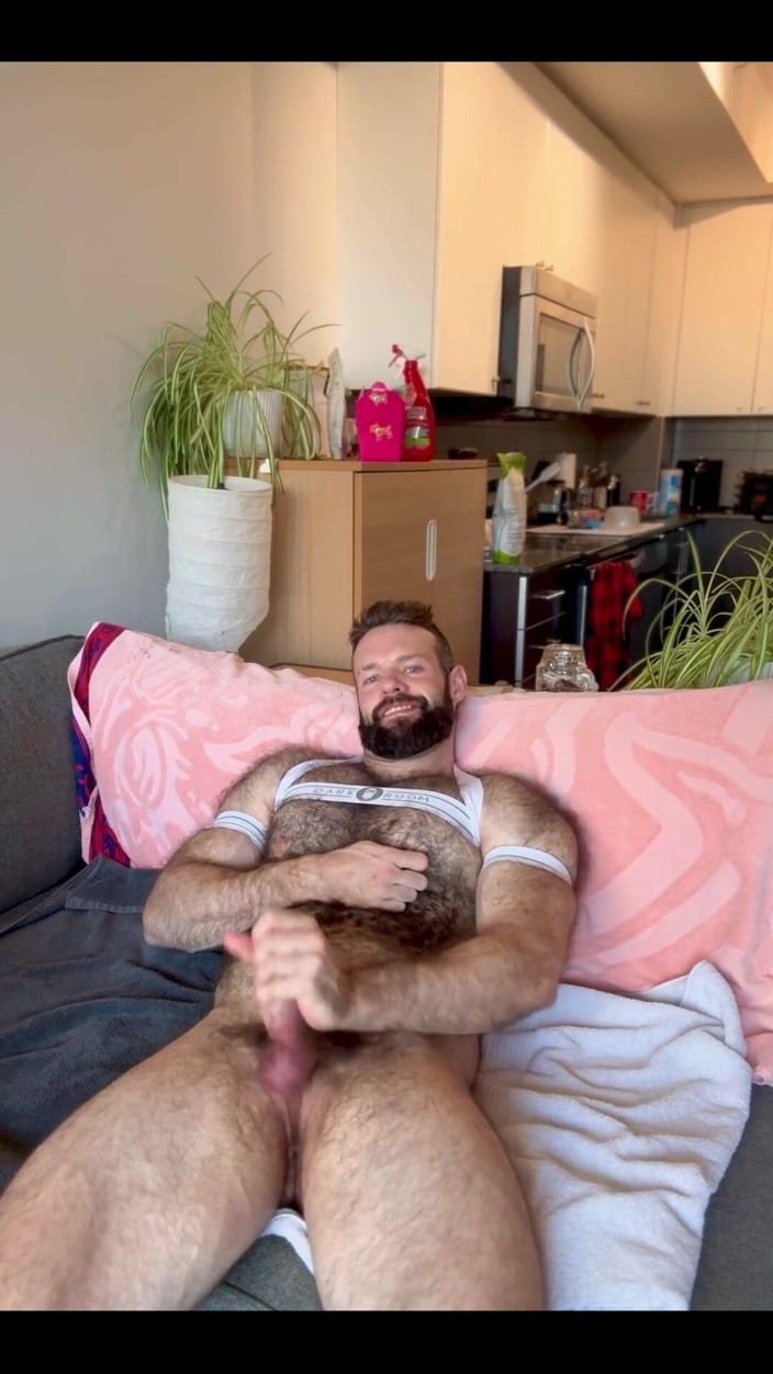 BeefyCanuck: The Duality of Wanting to Be Breed and Be Bred