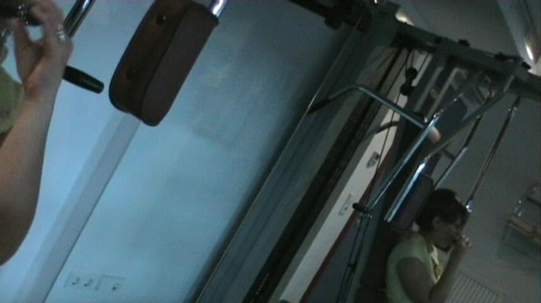 Popp Sylvie: 호텔 체육관에서 벌거벗고 흥분한 모습