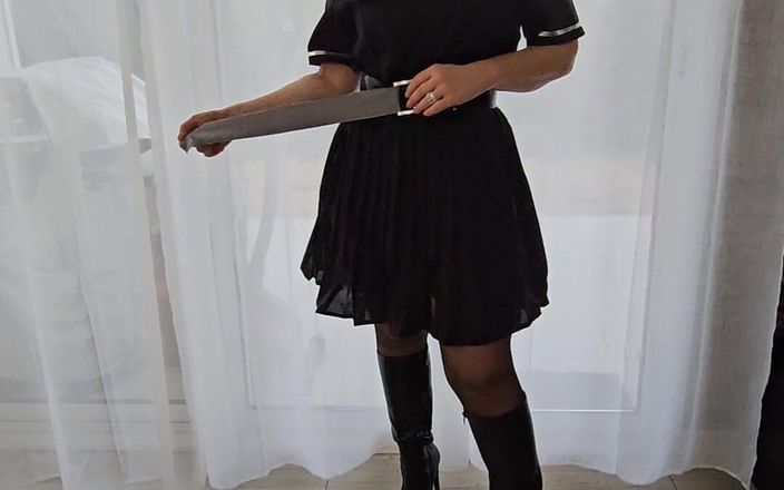 Sofy13: 警察脱衣舞诱惑