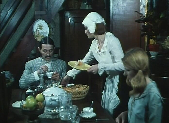 Euro Blue Movies: Calcinha Rasgada, Moradores com Nádegas Caídas (1980)