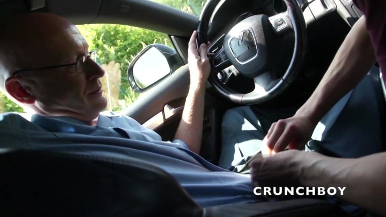 STRAIGHT BOYS CURIOUS FROM PRAHA: Two young dudes from Praha fucking raw outdoor cruising
