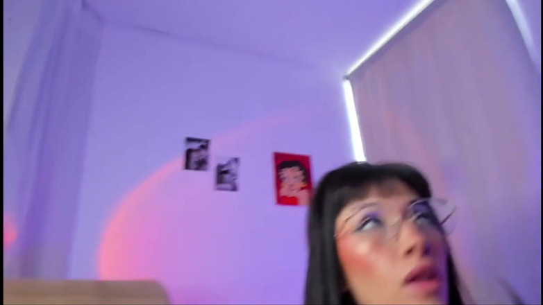 Yukari Shinju: I Can't Stop Masturbating When I'm on Video Called