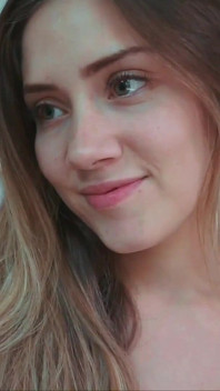 Interview mit Sarta blondine endet mit orgasmus