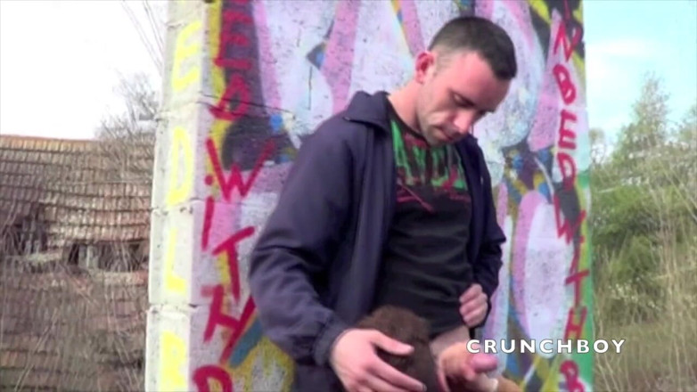 Raw French Bad boys: Femintate twink follada por badboy en exhib lugar al aire...