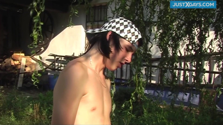 Just x gays: Arschficken in papis garten