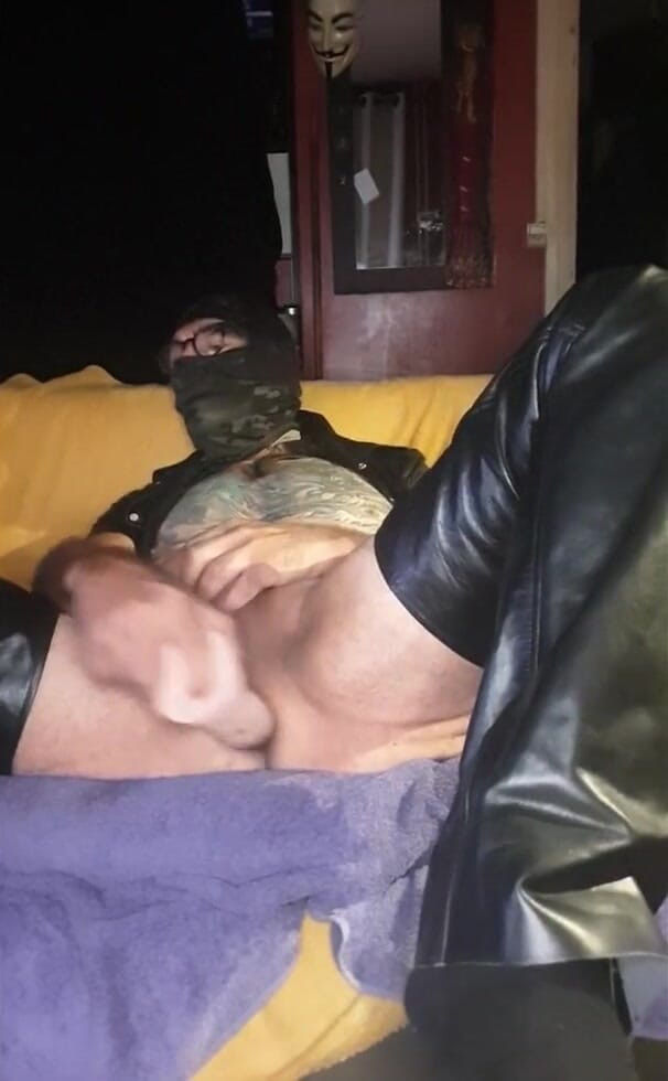 Cockplay4u: Jugando con un consolador grande en mi culo