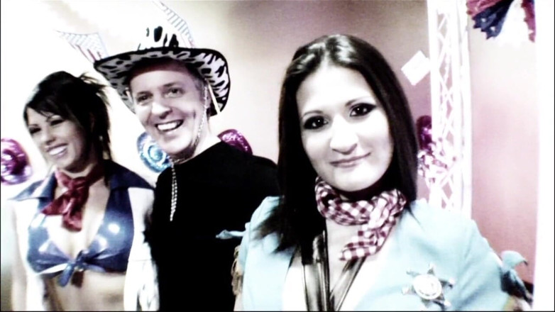 Group Sex Stories: Dvě sexy cowgirls byly ošukané dvěma čůráky