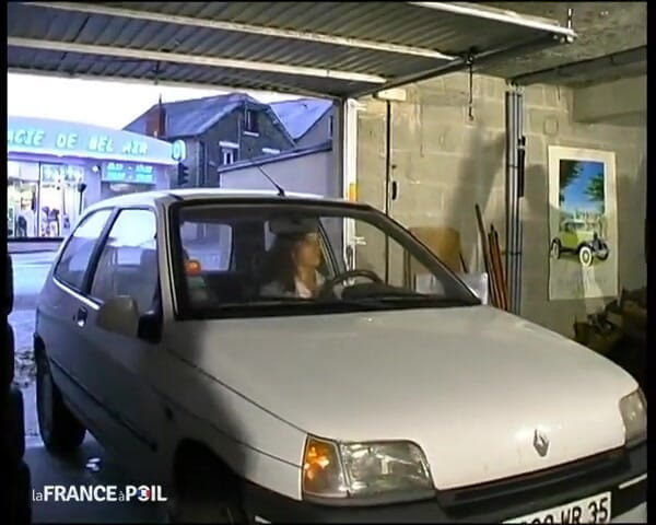 French Family Secrets: ガレージでダブル挿入と精子シャワー!
