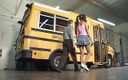 Whites on Blacks: Sexy ebenová teenagerka šuká s řidičem autobusu