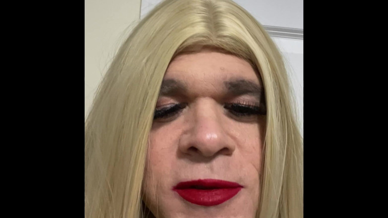 MadisonCD2025: クロスドレッサーが継父と話し、CDを持ってきて、本当に来て一緒に遊ばせようとしている。私たちの、チンポをしゃぶって、肛門を舐めてほしいと