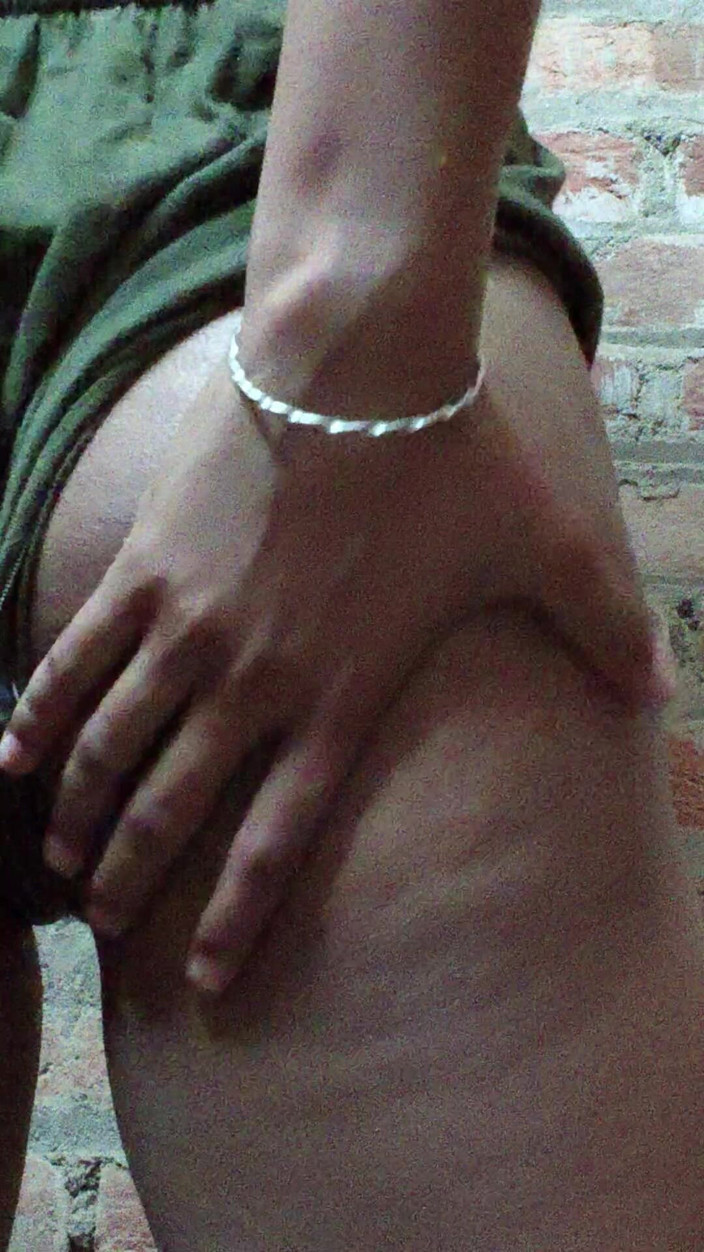 P_baby Ji: Сексуальная видео-девушка