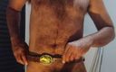 Hairy stink male: Redneck, fumant un jean moulant