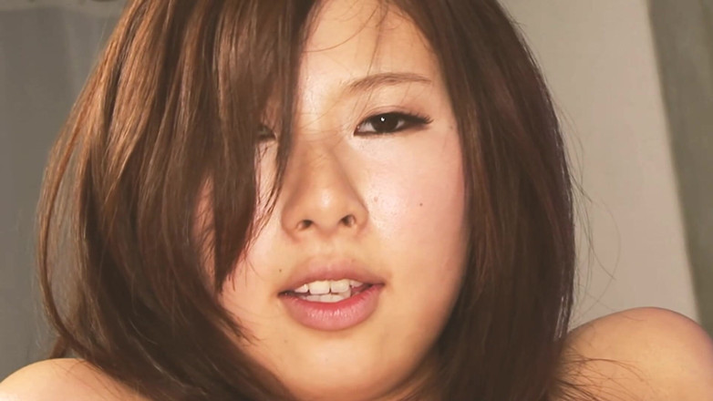 JAPAN IN LOVE: Nippon splendida scena 1: donna giapponese in mutandine sexy che scopa...