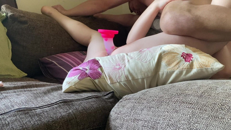 Frequentmasturbation: Sehr grobe doppelpenetration am frühen morgen frühstück dildo-session