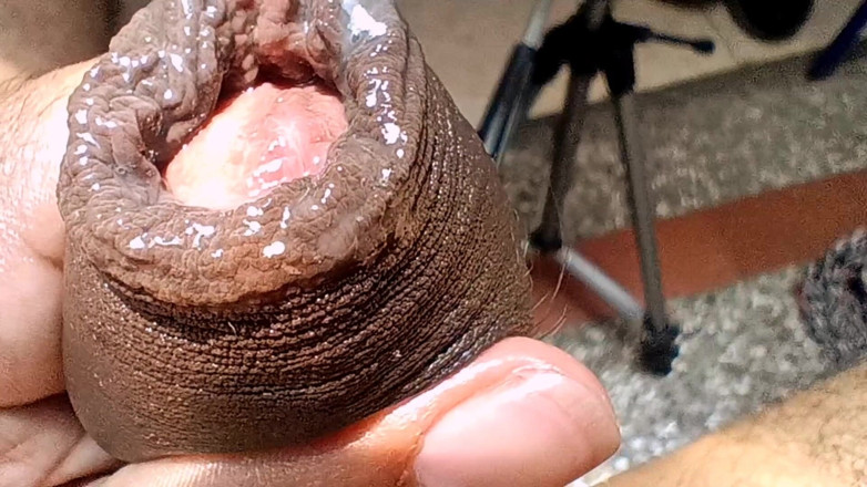 Tommhot: Ejaculating Inside the Foreskin