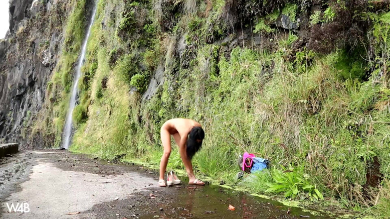 Watch4beauty: Sapphira's Peeing Saga Continues