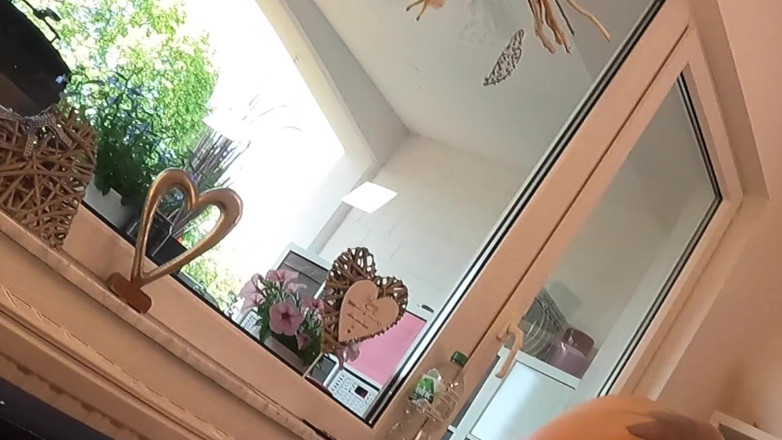 Mellybunnyluder: Private Video - This Is What I'm Like as a Housewife...
