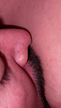 Un grande dildo nella vagina stretta della mia sexy sorellastra Dafri