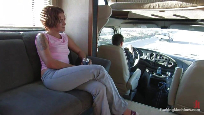 Fucking Machines by Kink: Si esta autocaravana es una