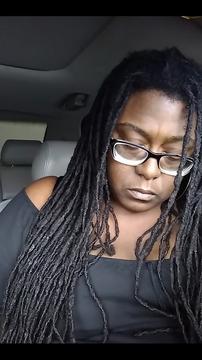 His Queen Suga: Розпакування в машині