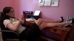 Lesbian Illusion: Dvě kouřící sexy lesbické holky si navzájem lízají mokré kundičky