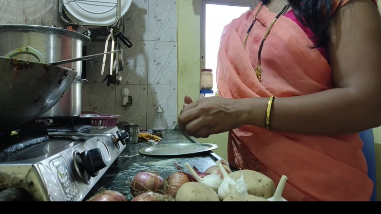 Mumbai Ashu: Un ragazzo con due ragazze, Mumbai Ashu Champa e Raj