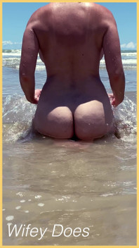 Wifey Goes Nude at Public Beach