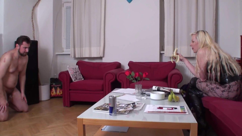 Femdom Austria: Hraní s banánem