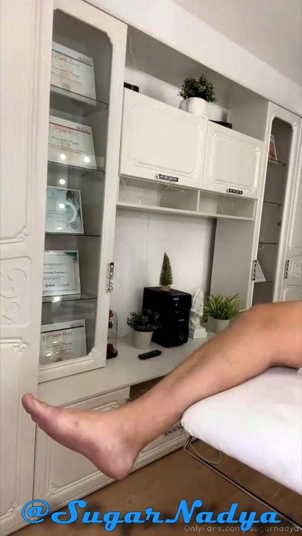 SugarNadya: SugarNadya fait ma chose préférée, pipe et sexe