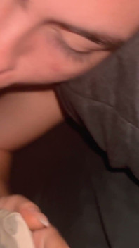 Blowjob Comel 18 Tahun Berakhir Dengan Pancutan Muka, Kemudian Dia Terus Menghisap X