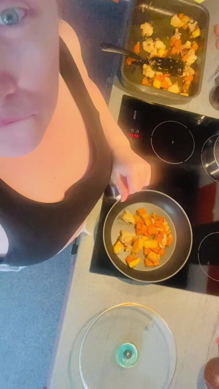 VikkiGeorgia: Dev kadın ve sebze erkekler, komik oyun