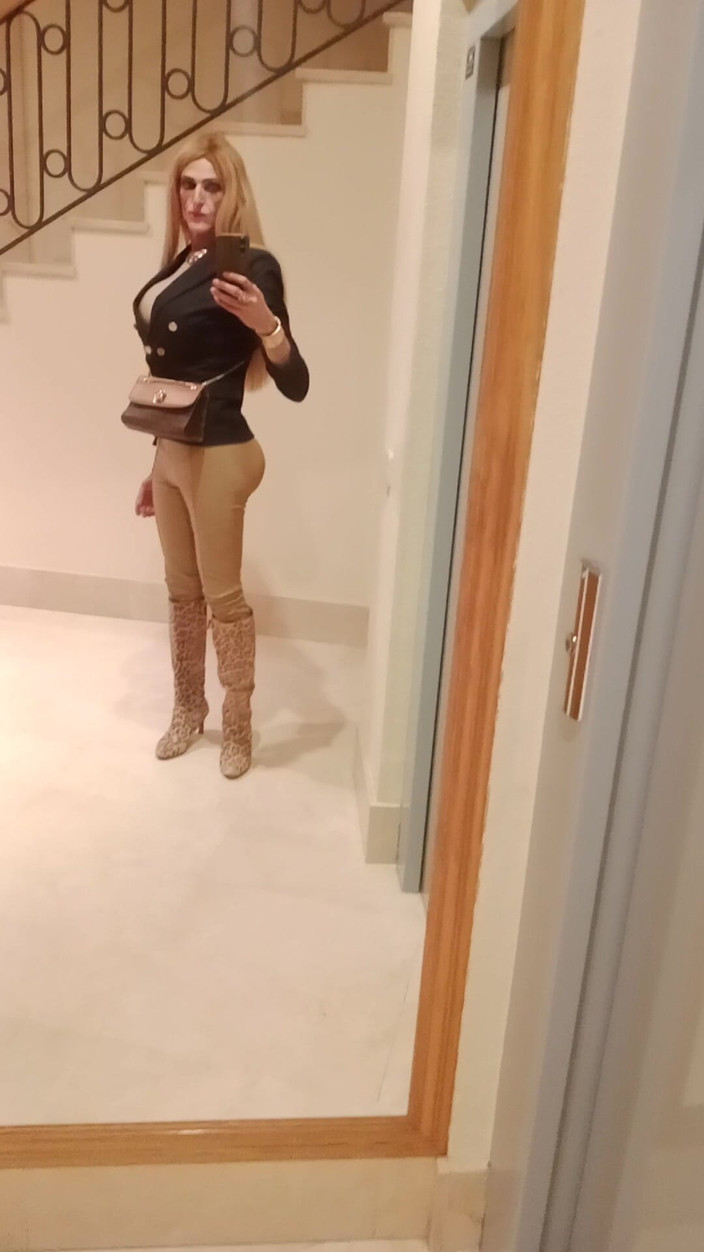 Tatiana Zorrita: 离开 3