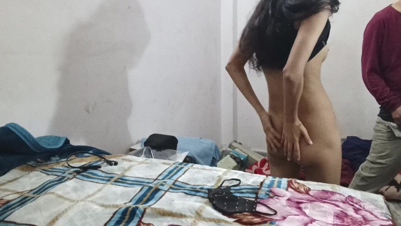 Saraswati: Ragazza di 18 anni che succhia il patrigno audio hindi