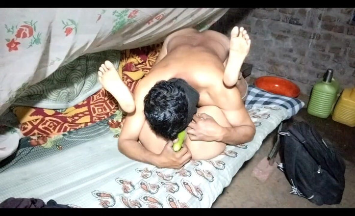 Kumari1996: 今天我的男朋友舔我的阴户，我很享受。